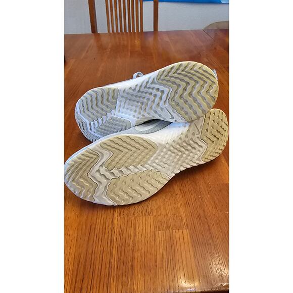 Nike Women's Odyssey React Multiple Colors AO9820 009 Running Shoe size 6 - Picture 4 of 4